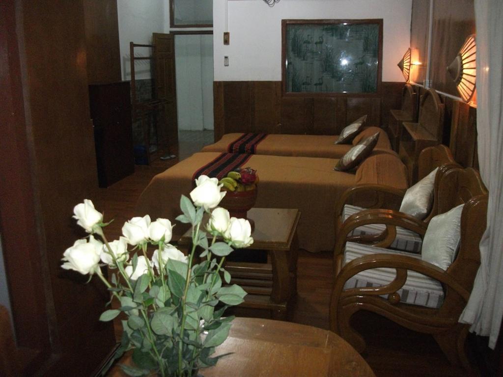 Mingalar Inn Inle Lake Exteriör bild