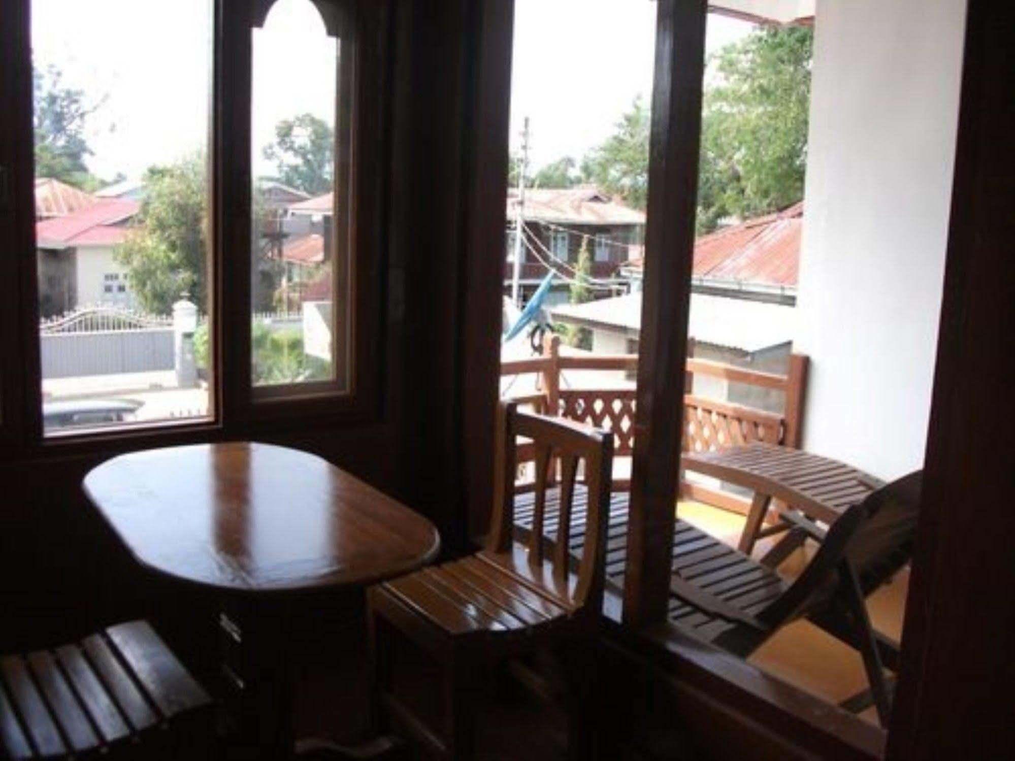 Mingalar Inn Inle Lake Exteriör bild
